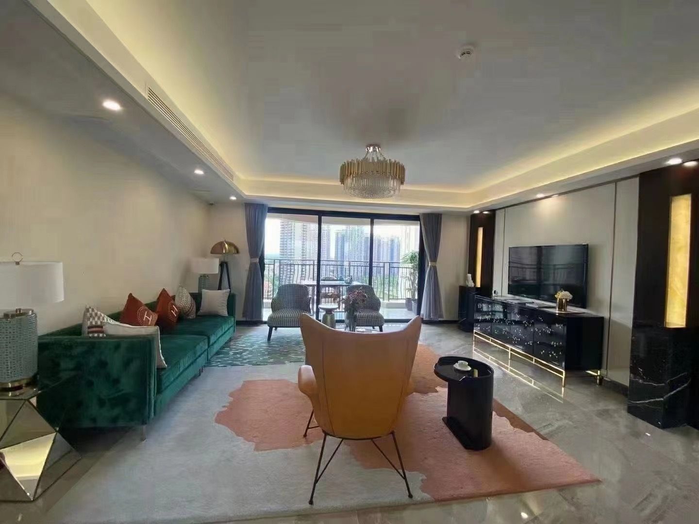 現(xiàn)代輕奢/三室兩衛(wèi)/112/總價(jià)：14萬(wàn)元