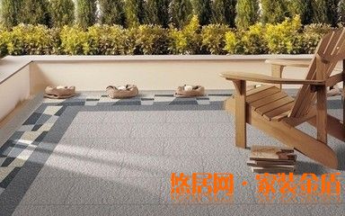 檢查陽(yáng)臺(tái)等地轉(zhuǎn)出水坡度是否合格