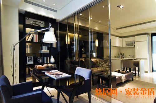 小戶型設(shè)計(jì)用玻璃有反光效果