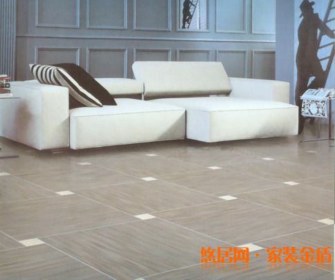 客廳用大規(guī)格瓷磚顯得視野開闊