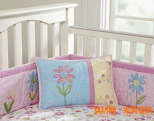嬰兒房布置枕頭注意細(xì)節(jié)