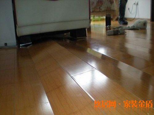 導(dǎo)致木地板起拱的原因1