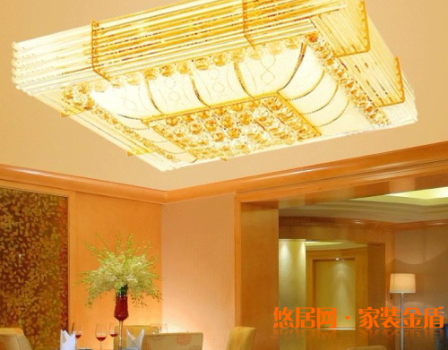 客廳用什么燈好