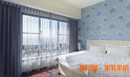 重慶裝修公司提醒壁紙施工是個細(xì)致活要有足夠的耐心