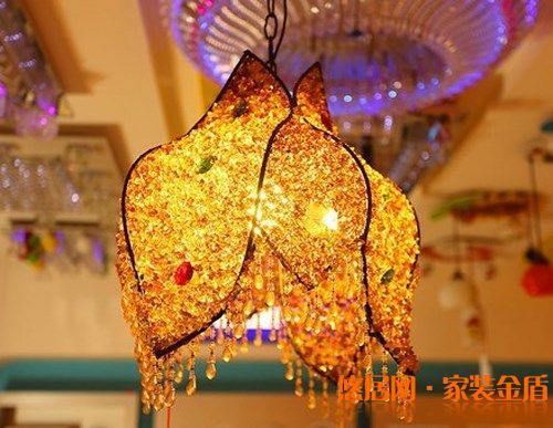 室內(nèi)裝飾燈具的安裝有哪些注意事項(xiàng)？