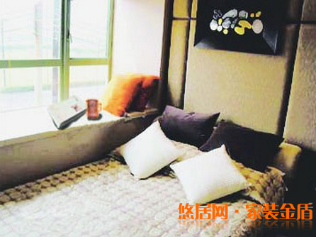 轉(zhuǎn)角飄窗裝修效果圖