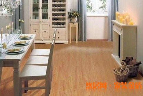 夏季復(fù)合地板保養(yǎng)方法