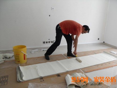 乳膠漆的墻面可以直接來(lái)貼壁紙嗎?