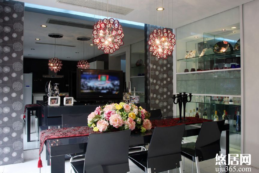 餐廳吊頂?shù)膬?yōu)勢(shì)