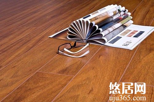 影響強(qiáng)化地板使用壽命的因素有哪些？