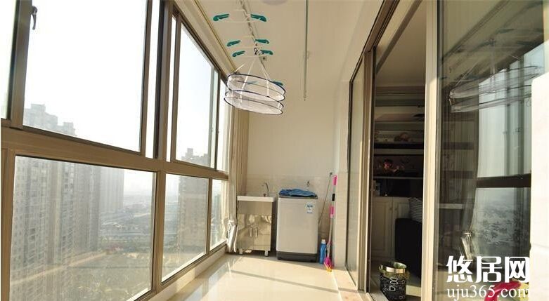 封閉陽(yáng)臺(tái)裝修需要注意哪些方面？